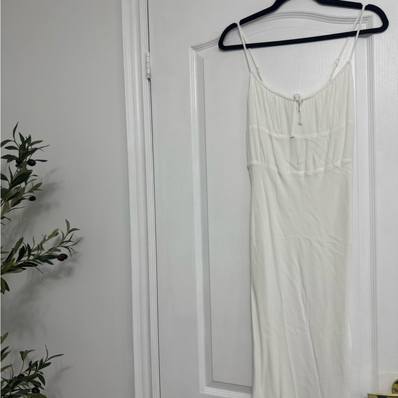 Wilfred Dresses & Skirts - Wilfred White Textured Dress